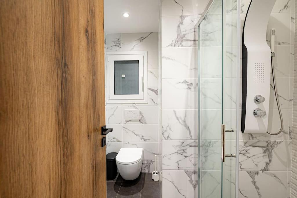 אתונה Spacious And Modern Flat At Koukaki, Near Acropolis מראה חיצוני תמונה