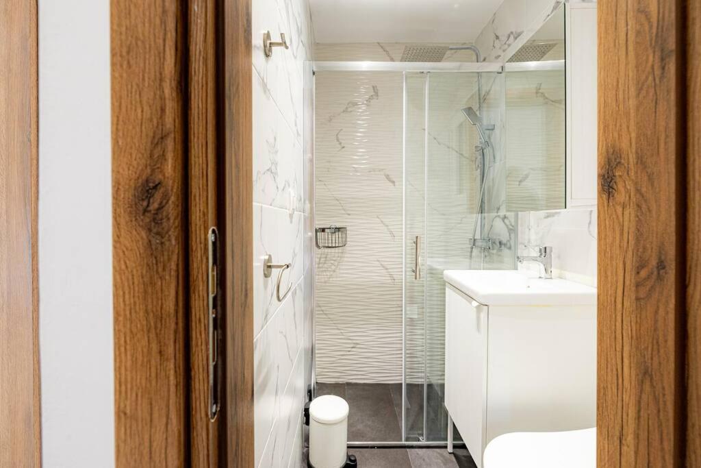 אתונה Spacious And Modern Flat At Koukaki, Near Acropolis מראה חיצוני תמונה