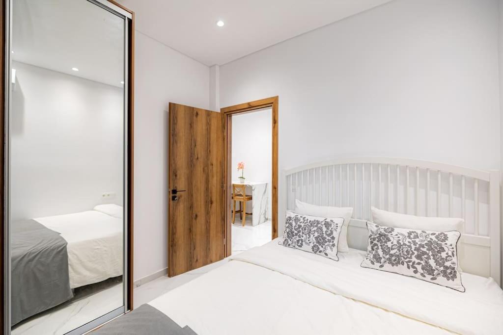 אתונה Spacious And Modern Flat At Koukaki, Near Acropolis מראה חיצוני תמונה